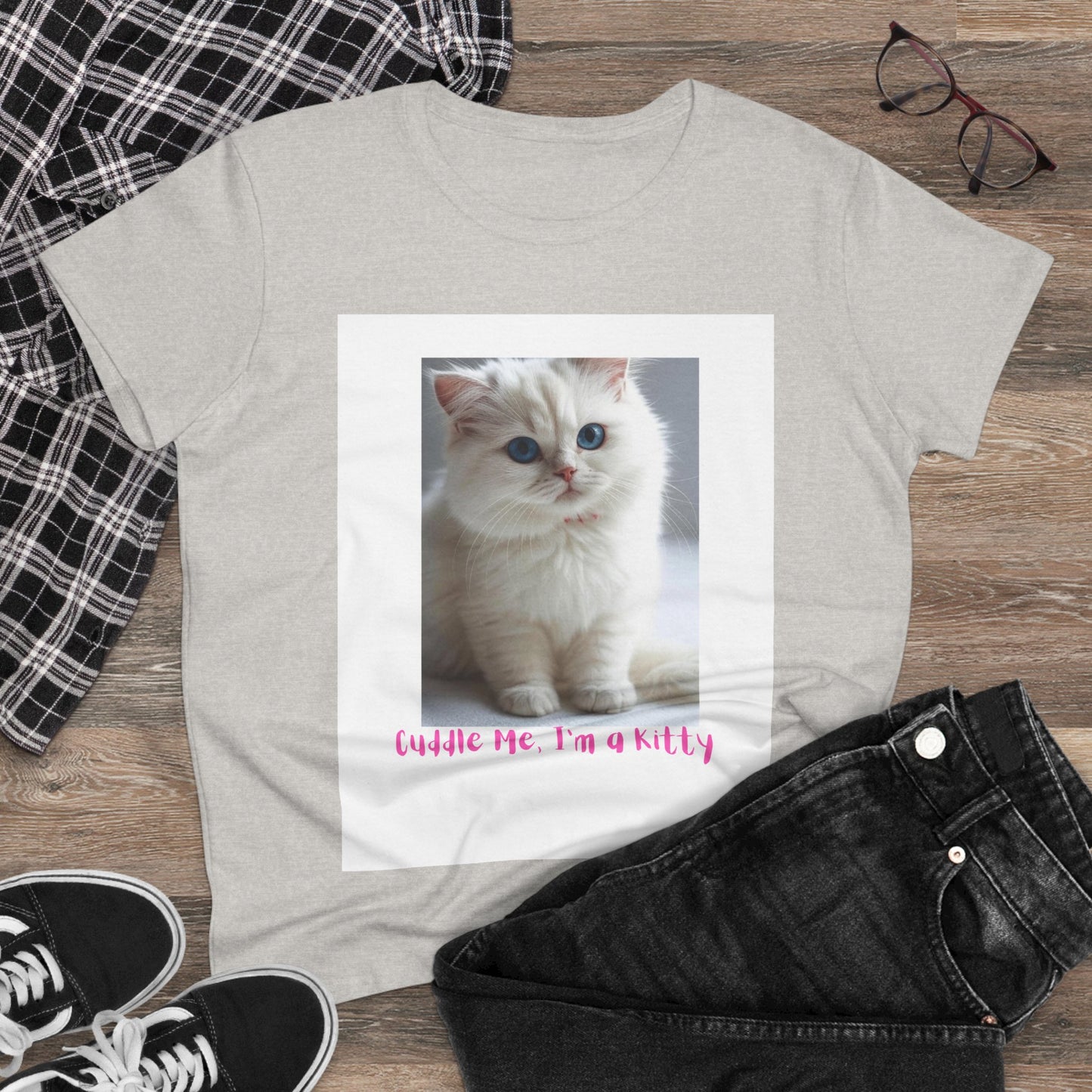 Cute Cat Graphic Women's Tee, Adorable Cotton Shirt for Cat Lovers, Gifts for Animal Lovers, Birthday, Pet Appreciation